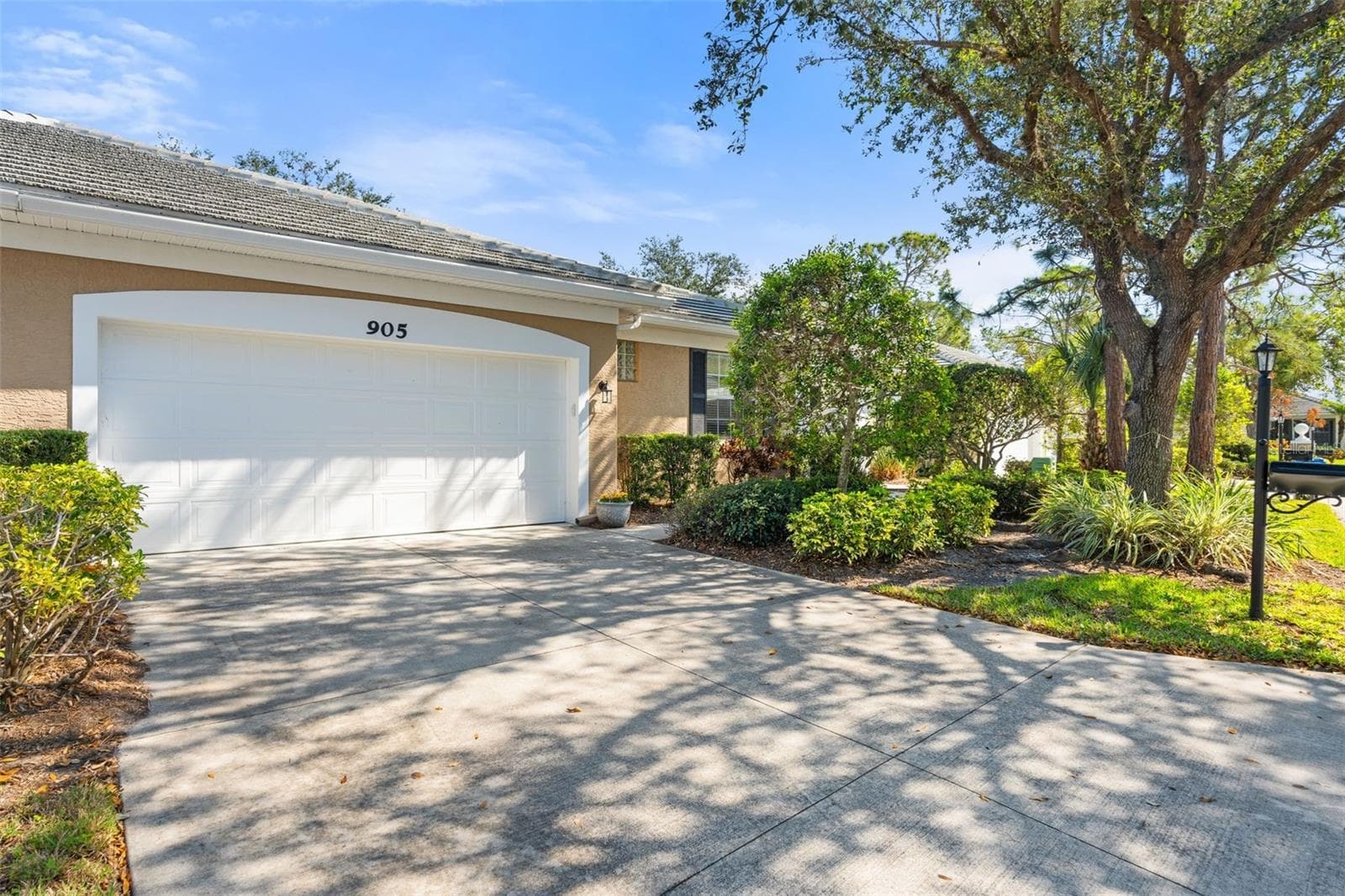 905 Barclay Ct, Venice, FL 34293 — photo 10 of 65