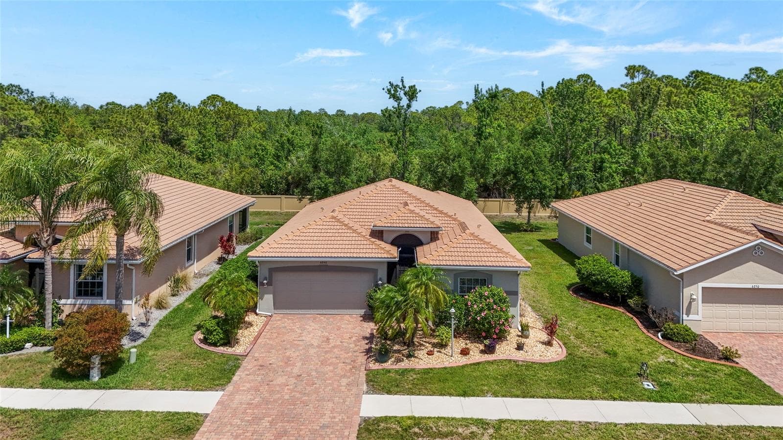 6240 Falcon Lair Dr