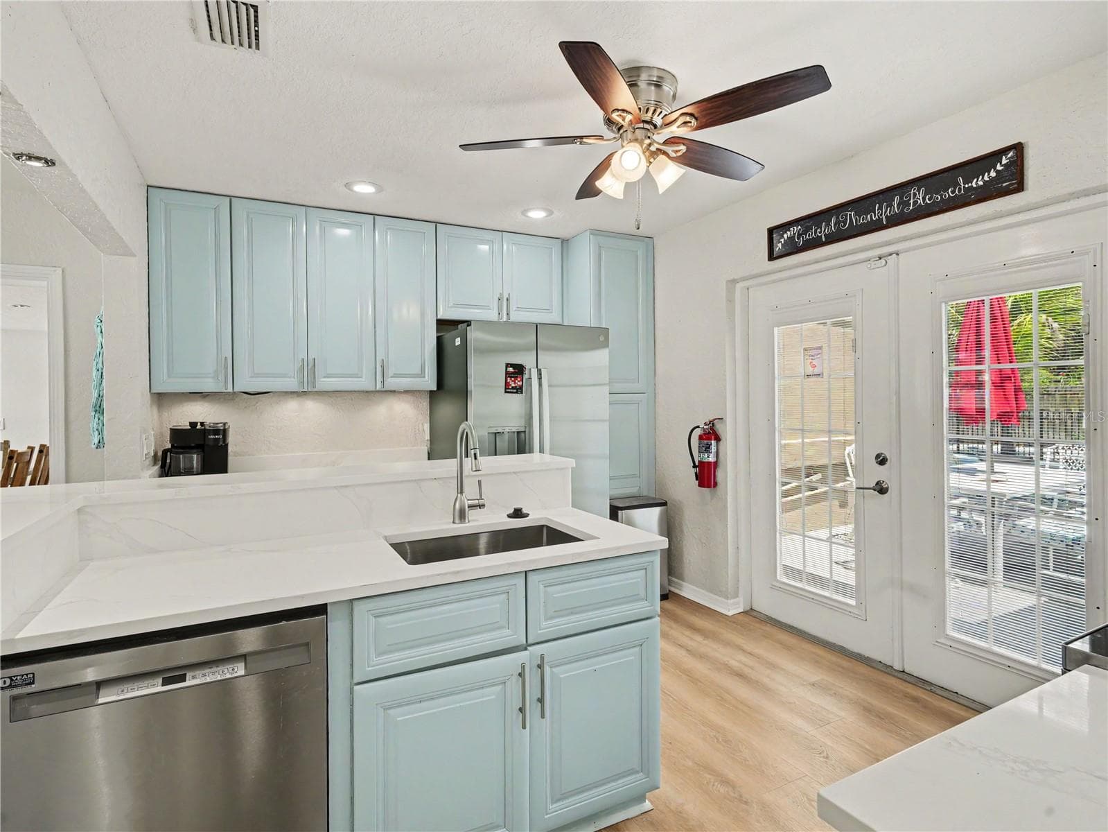 2547 Bahia Vista St, Sarasota, FL 34239 — photo 12 of 27