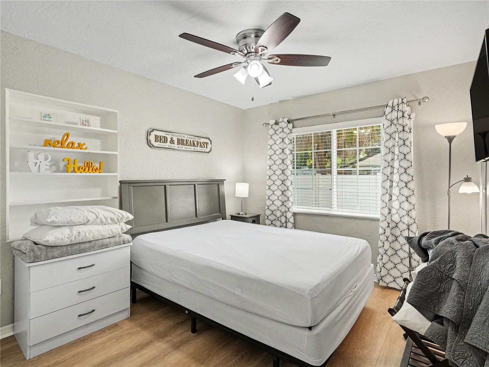 2547 Bahia Vista St, Sarasota, FL 34239 — photo 15 of 27