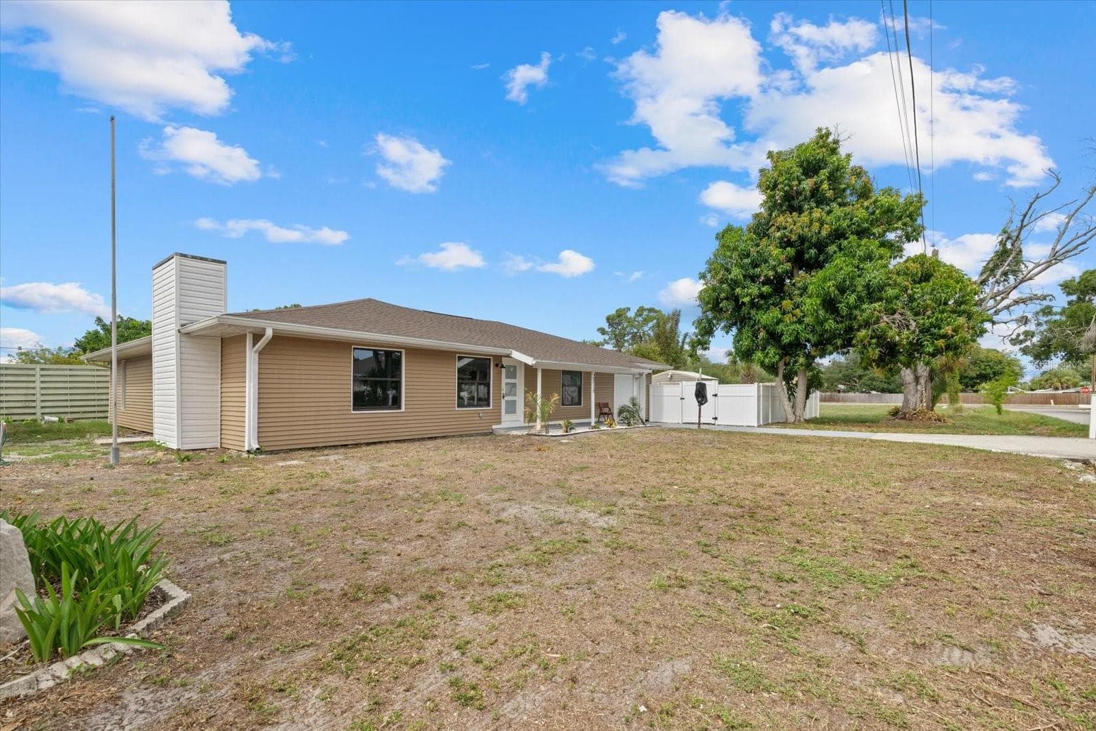 2818 Olympic St, Sarasota, FL 34231 — photo 38 of 47
