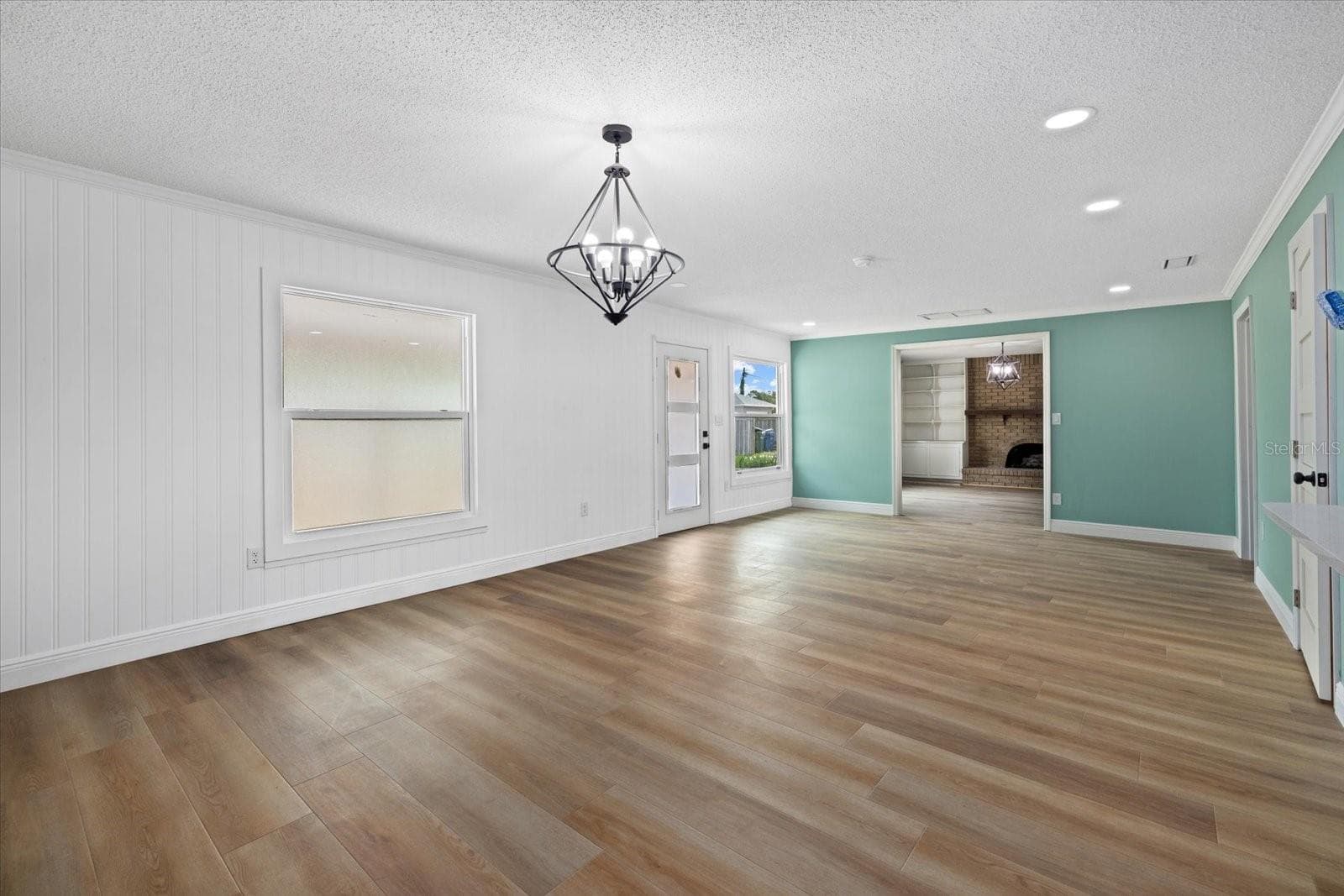 2818 Olympic St, Sarasota, FL 34231 — photo 10 of 47