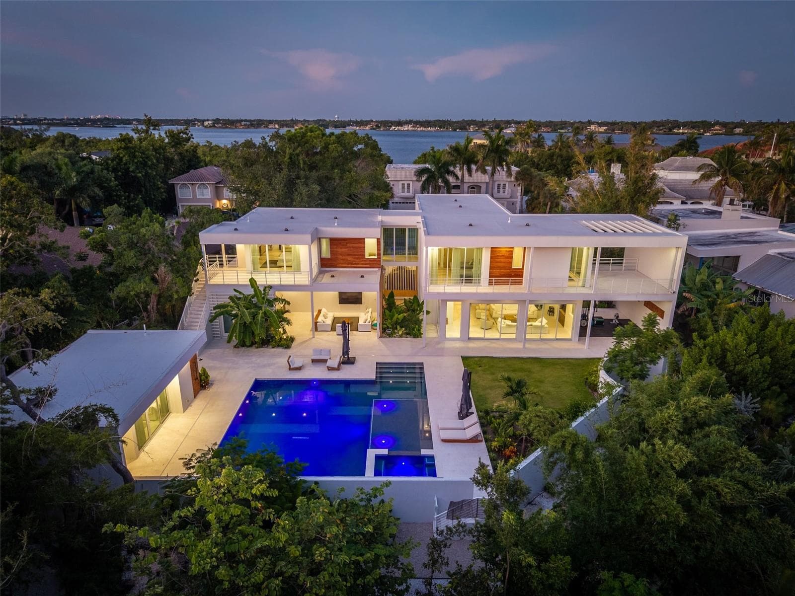 1355 Roberts Bay Ln