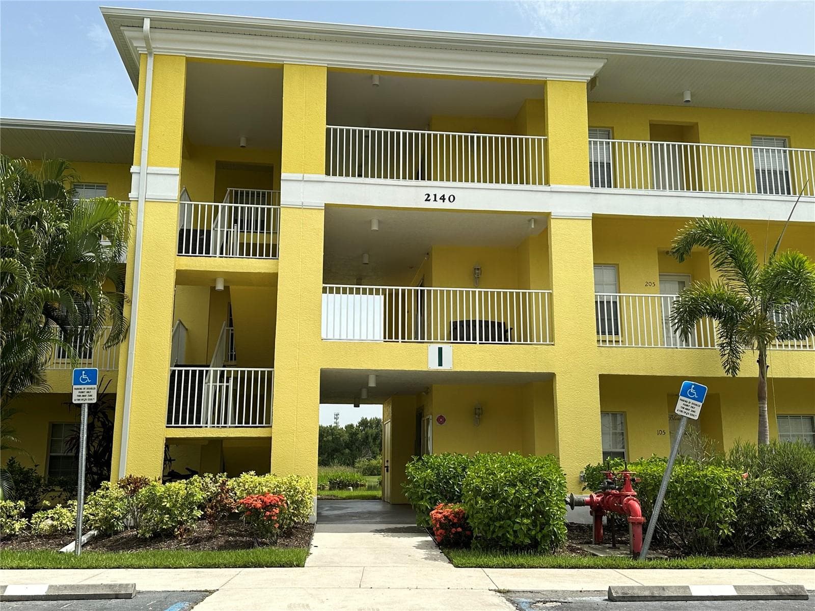 2140 Heron Lake Dr #204