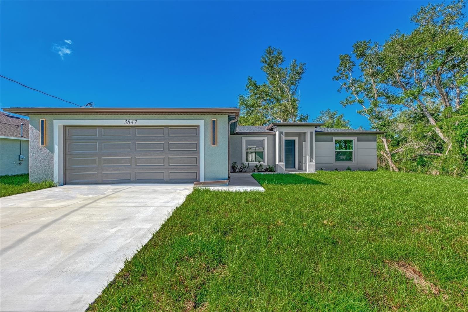 4582 Enid Ln