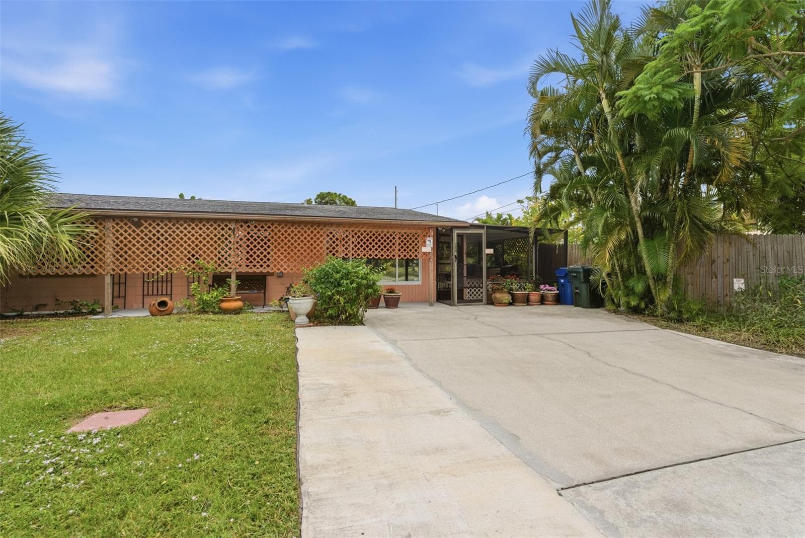 857 Palmetto St
