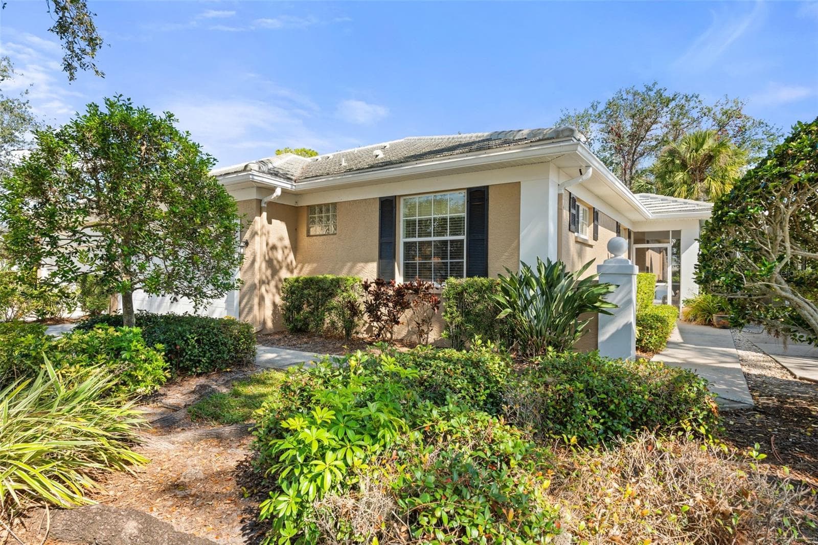905 Barclay Ct