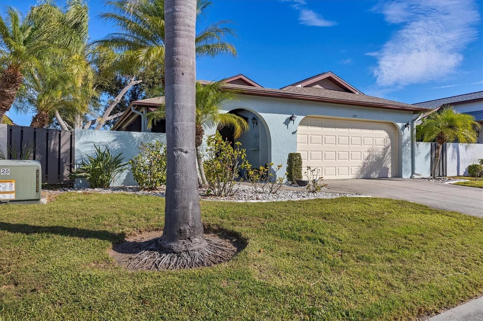 687 Linden Dr