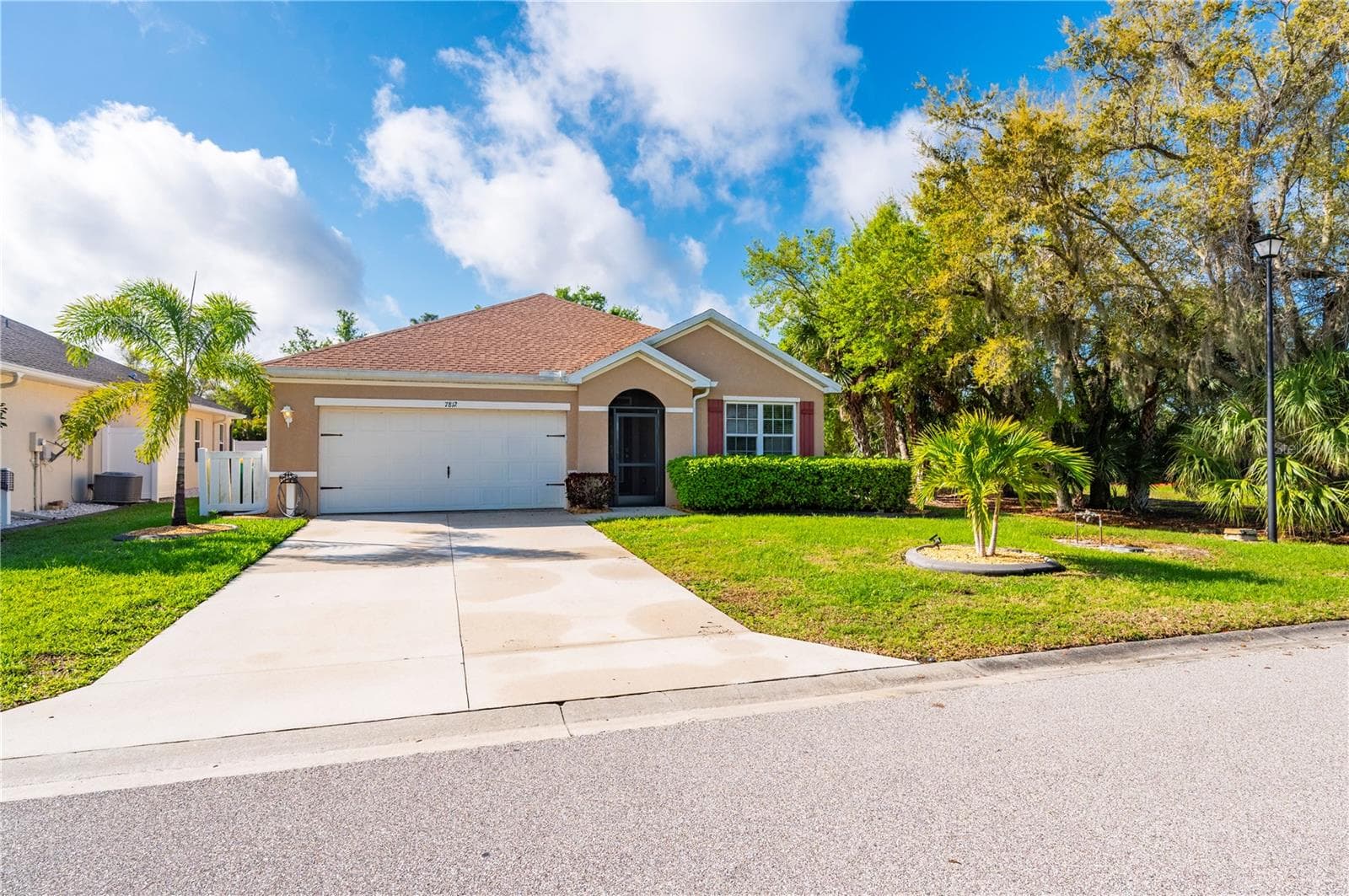 7812 Mikasa Dr