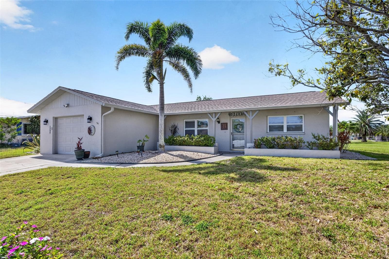 1255 Lincoln Dr