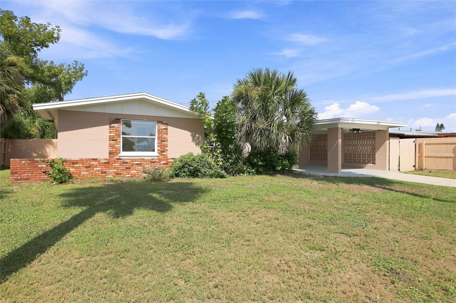 1509 Banyan Dr